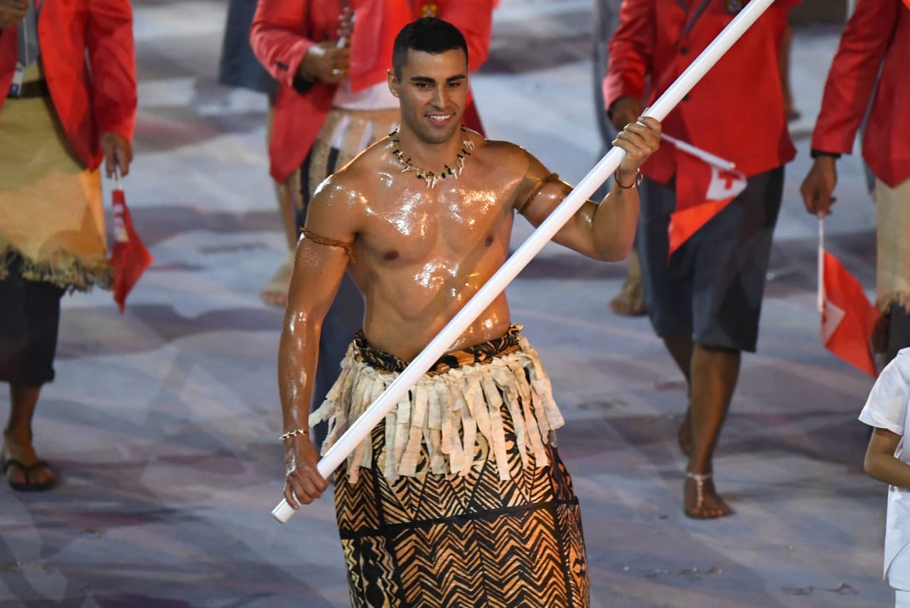 ¿Quién es Pita Nikolas Taufatofua, el abanderado de Tonga que causó sensación en la inauguración de Río 2016?