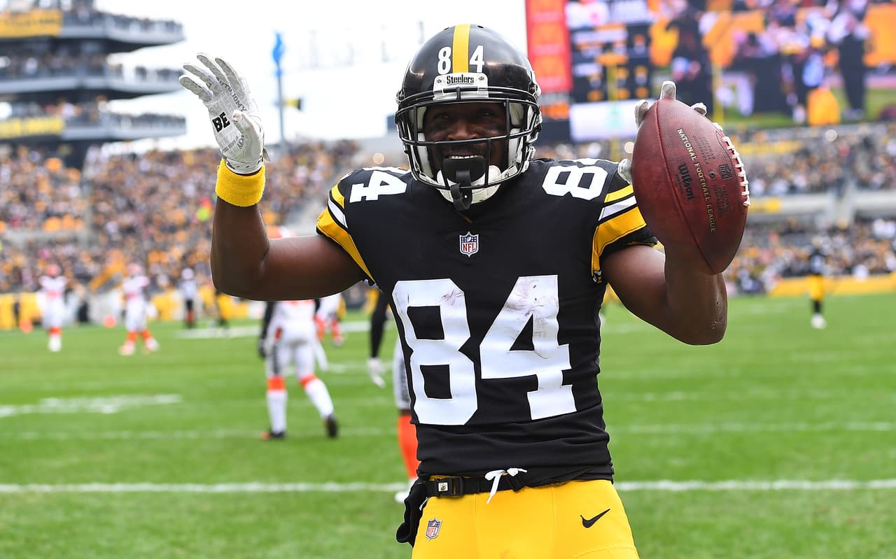 Antonio Brown le hace 'ojitos' a los San Francisco 49ers