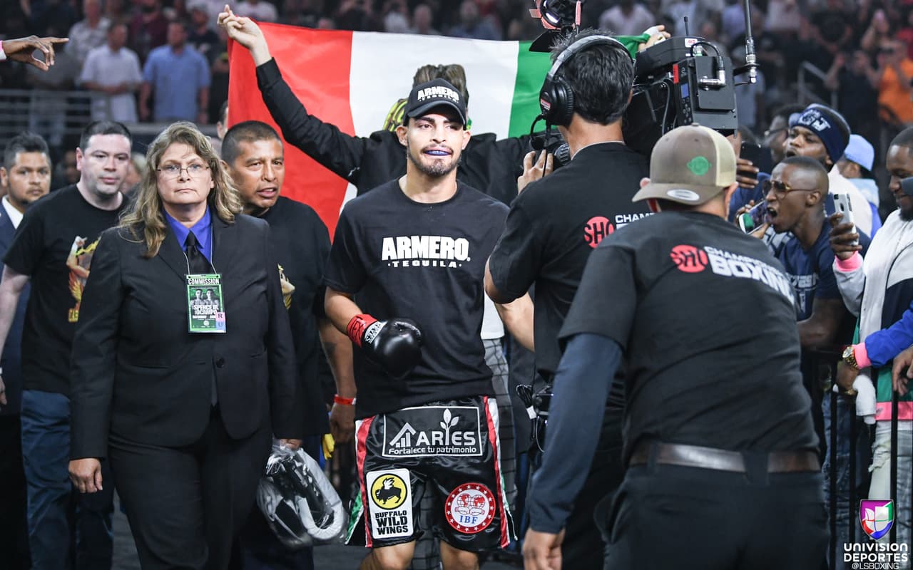 Errol Spence Jr. (24-0, 21 KOs) no tuvo ningún problema ante el mexicano Carlos Ocampo, quien fue noqueado en el primer asalto. De esta forma, Spence Jr. defendió su cetro mundial wélter de la FIB.