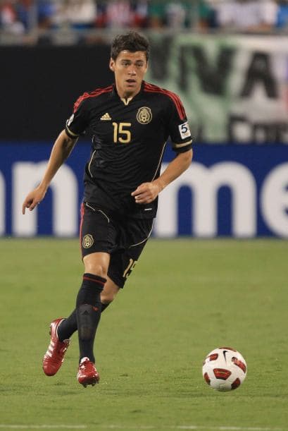 Moreno, de 23 años, jugará con el equipo catalán por las próximas cinco temporadas. El zurdo pertenece a la llamada "Generación Dorada" mexicana, cuya selección Sub-17 ganó la Copa del Mundo de la categoría en Perú.