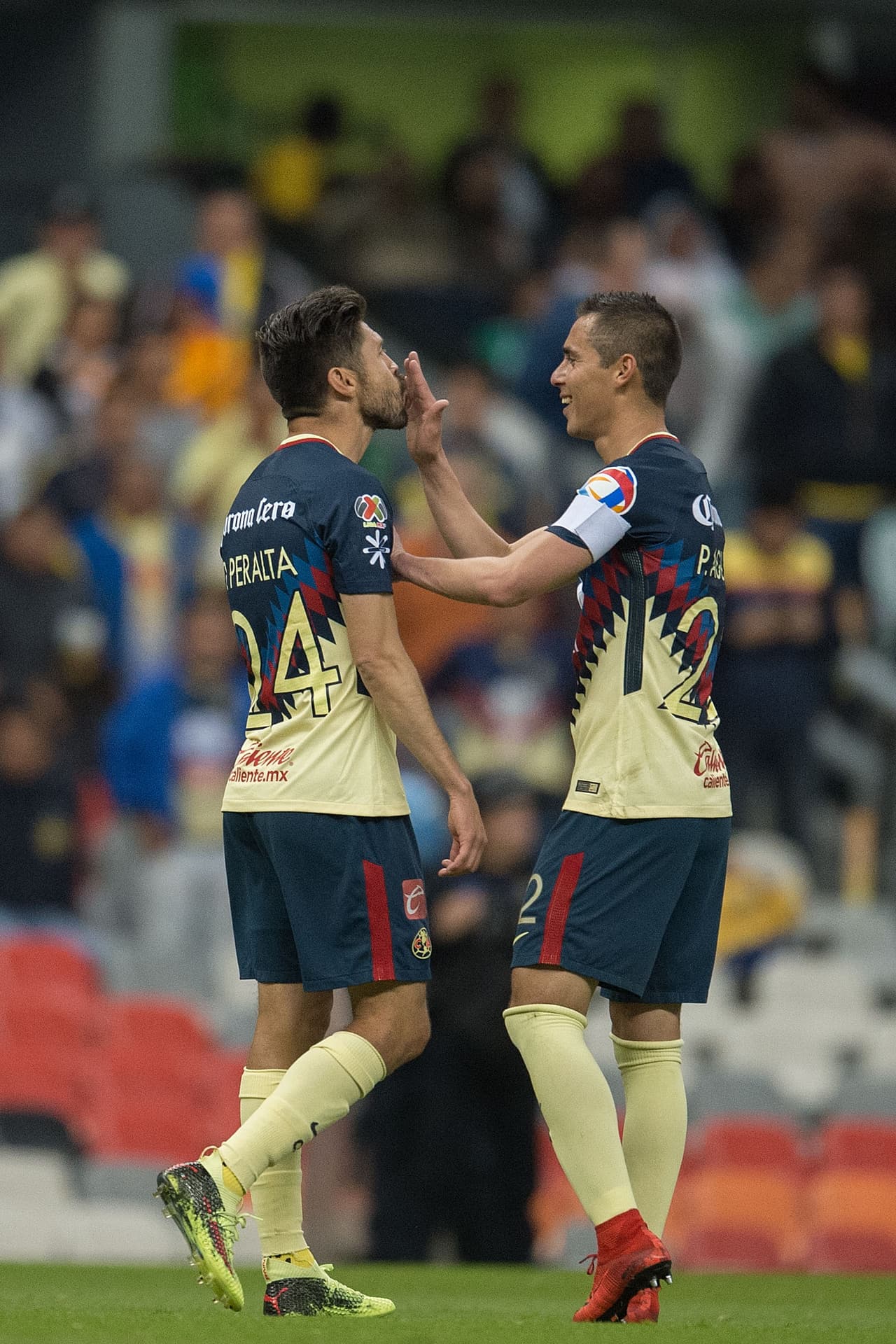 Con los tres puntos, el América se colgó del primer lugar de la clasificación de manera temporal sumando 15 puntos y a la espera de lo que suceda este jueves con el resto de la jornada.