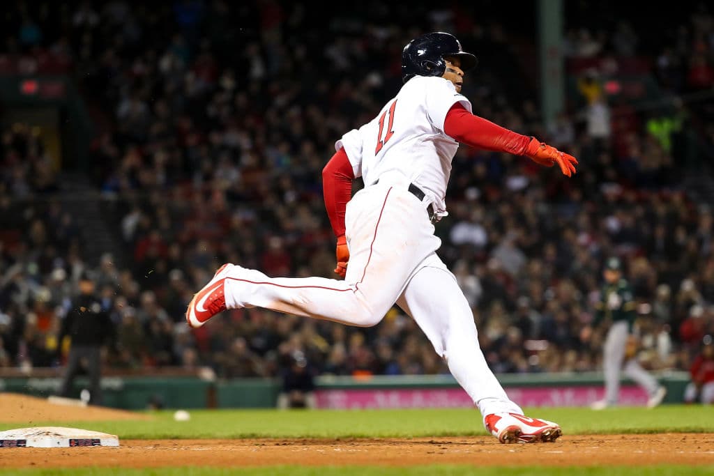 En la quinta entrada Rafael Devers pegó doblete productor de una carrera para dejar la pizarra en 5-0 a favor de Boston.