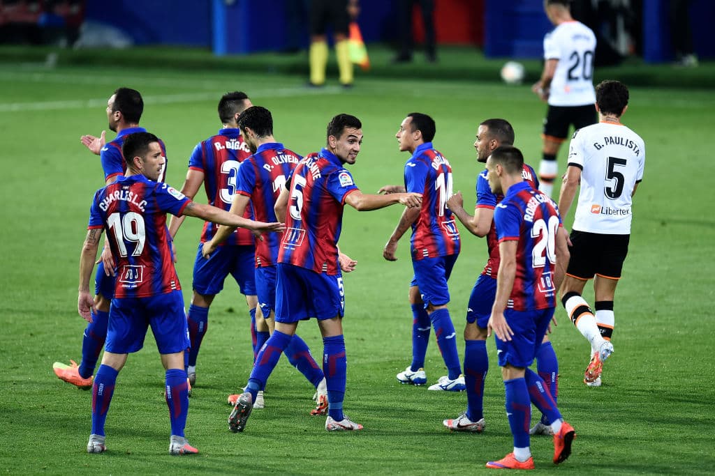 Eibar 1-0 Valencia | Geoffrey Kondogbia (16’) con gol en propia portería le dio la victoria muy temprano en el partido al Eibar.