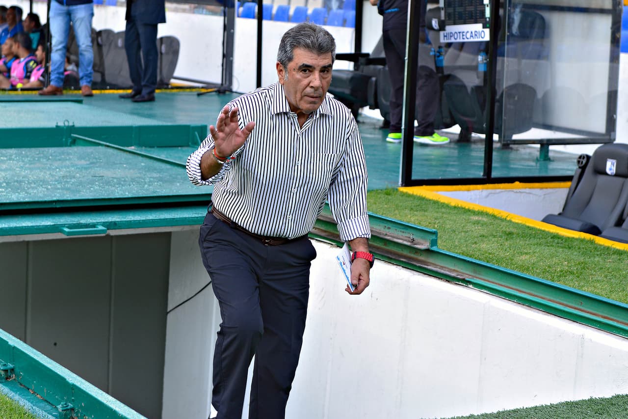 En ese torneo a pesar de críticas negativas hacia su trabajo, silenció esas voces al llevar al equipo del puerto al tercer lugar de la table general con siete victorias, siete empates y solo tres derrotas para un total de 28 puntos a solo una unidad del líder Tigres.