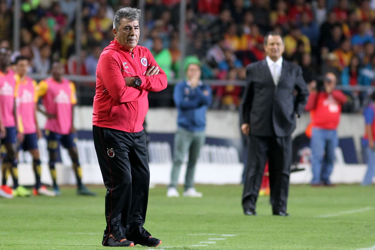 Para el siguiente torneo, el Apertura 2015, muchos volvieron a pronosticar la caída libre del Veracruz, pero Reinoso volvió a demostrar su vigente calificando a los del puerto por segundo torneo seguido a la liguilla, esta vez en octavo puesto con ocho triunfos, tres igualadas y seis derrotas para un total 27 unidades.