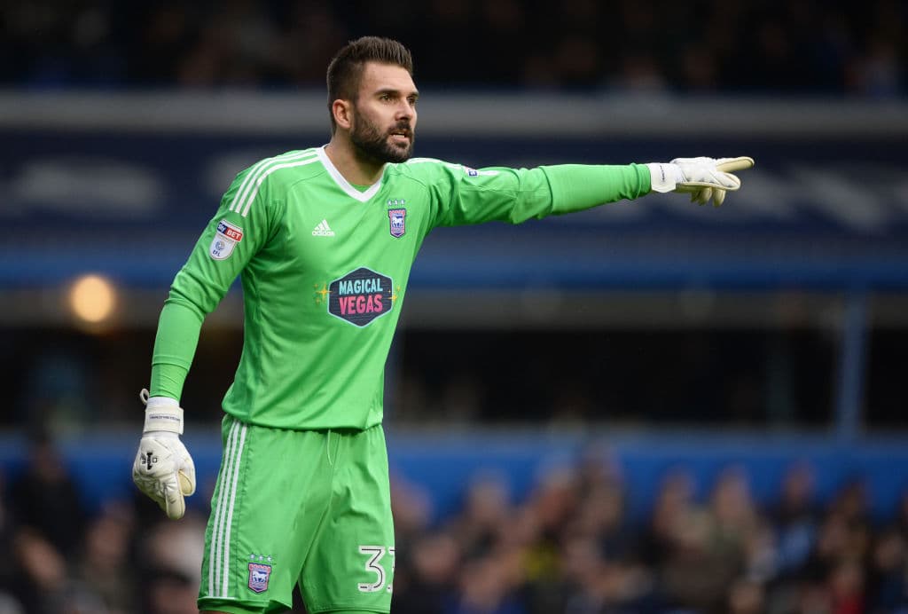 Bartosz Bialkowski, del Ipswich Town del Championship inglés, es el tercer guardameta para la selección polaca. Tiene apenas una convocatoria con el equipo mayor de su país.