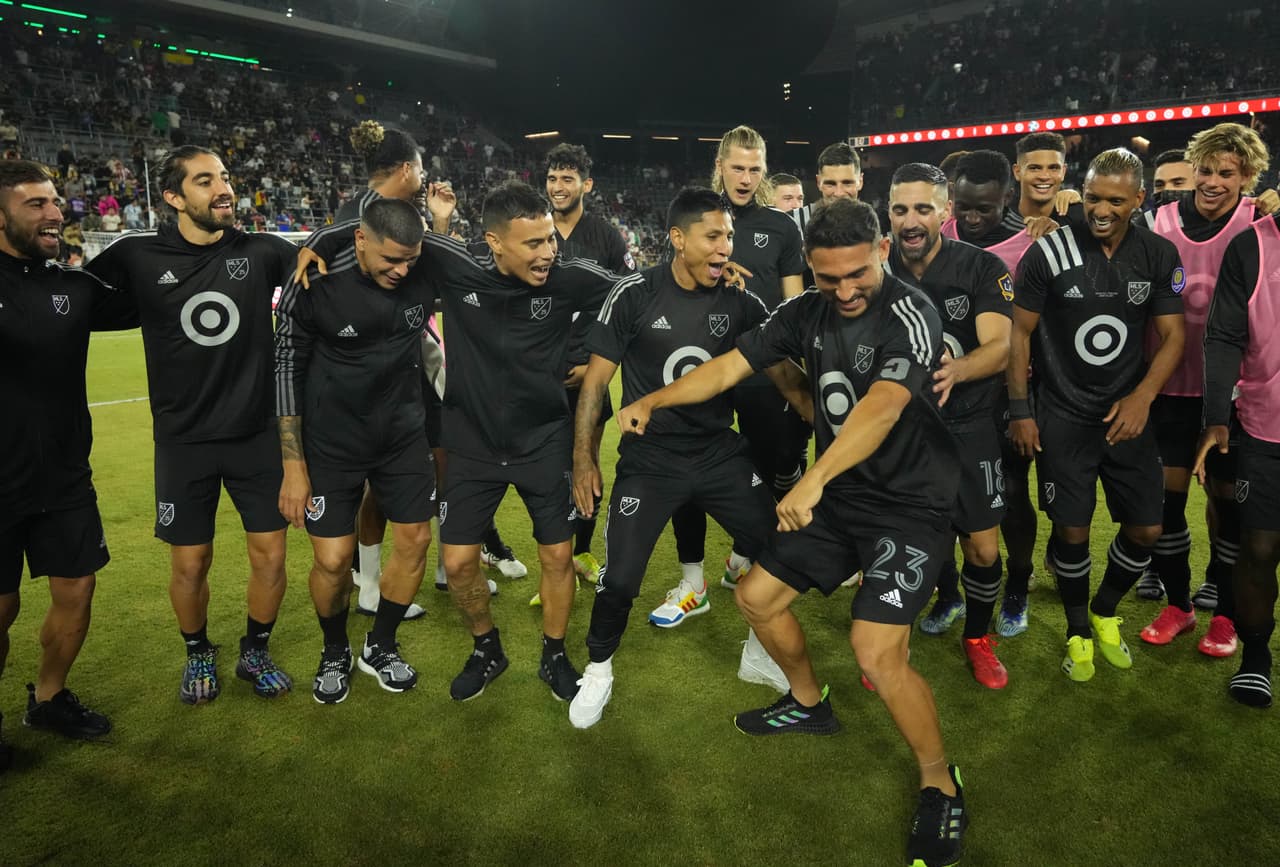 Todo el equipo lo celebró en grande.
<br>