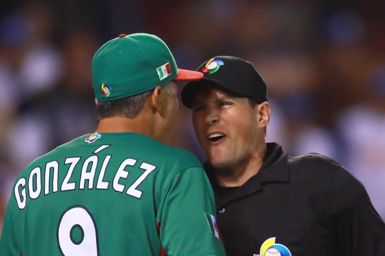 México se impuso 11-9 contra Venezuela en el Clásico Mundial de Béisbol en Guadalajara, pero el equipo suramericano jugará el desempate por dos apelaciones de reglamento que le favorecen. El partido duró horas y México desaprovechó una amplia ventaja que tenía.