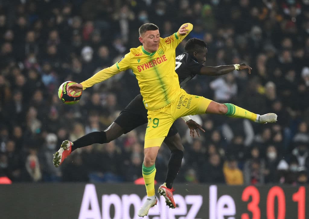 Con goles de Lionel Messi y Kylian Mbappé, el PSG vence 3-1 al Nantes y continúan como líderes de la Ligue 1.