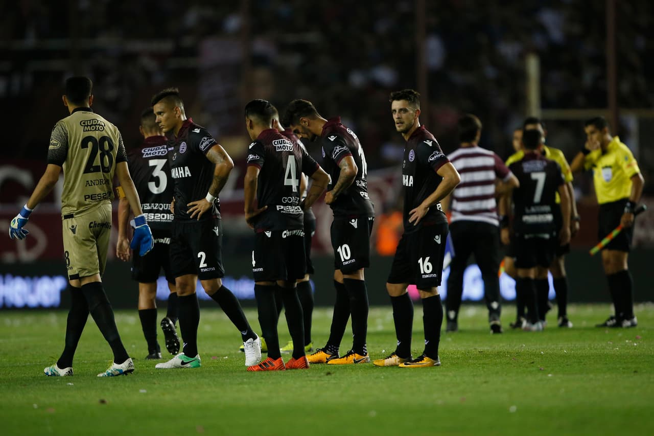 El desánimo de Lanús fue evidente, pero los jugadores aún se aferraban a repetir la hazaña de semifinales.