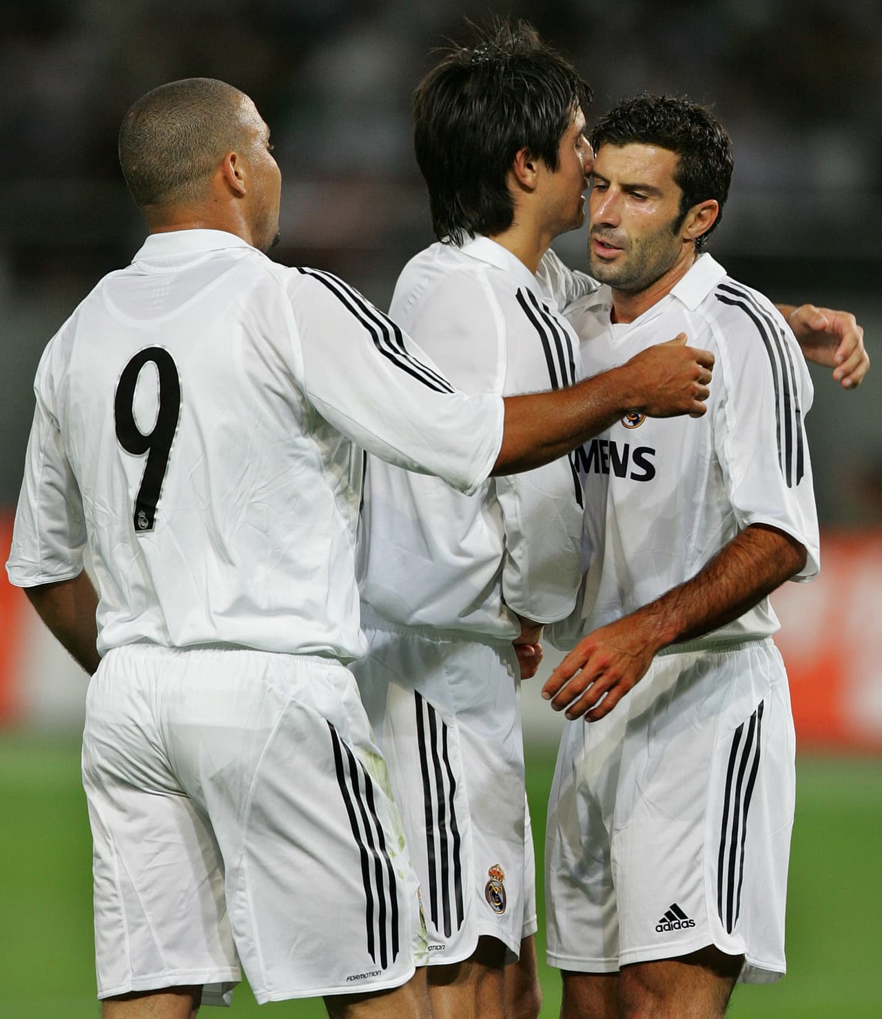 José Manuel Jurado (centro) debutó con 19 años en 2005 con Real Madrid y al final de la temporada de 2006 salió con más pena que gloria del club.