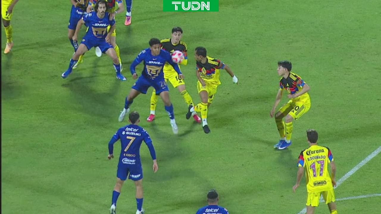 ¡Controversia en CU! César Ramos no marca penal a favor de América