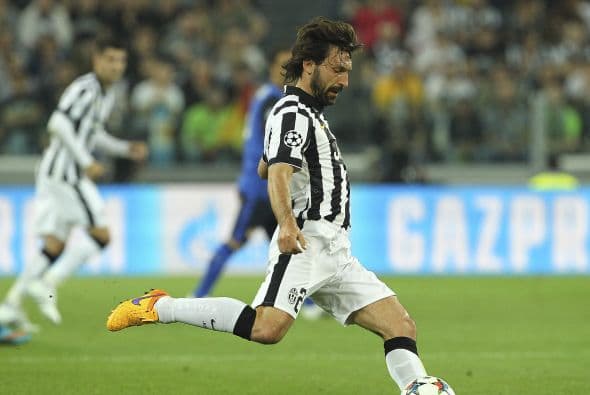 El ‘21’ ya no tiene la velocidad de piernas de antes pero a pelota parada es mortal. Un tiro libre o un córner bianconero podrían convertirse en la pesadilla del Barcelona debido a la manera de pegarle al esférico que tiene el veterano. Un servicio al área suyo o remate a la escuadra podrían marcar el rumbo del resultado final.