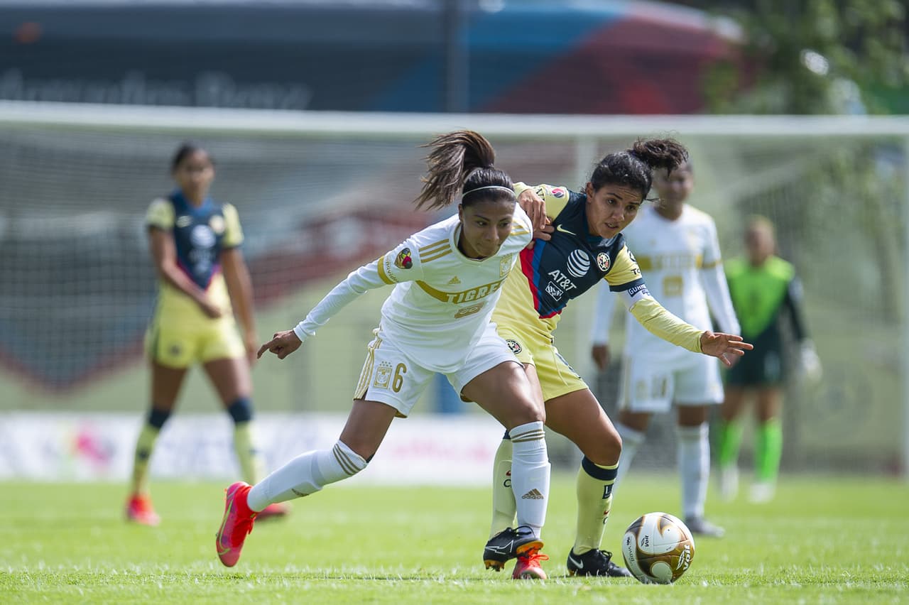 La jugadoras del América no pueden meter ni las manos y las regias se encargan de golear 0-4 al conjunto capitalino.
