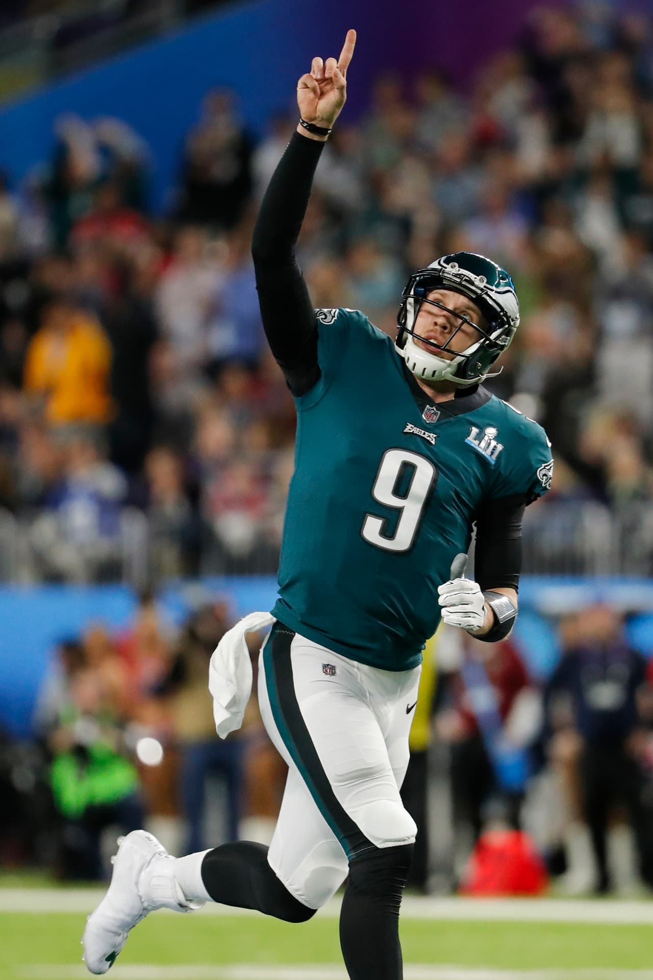 Nick Foles realizó la primera jugada grande del Super Bowl con un bombazo de anotación en el primer cuarto que tiene al frente a los Eagles.