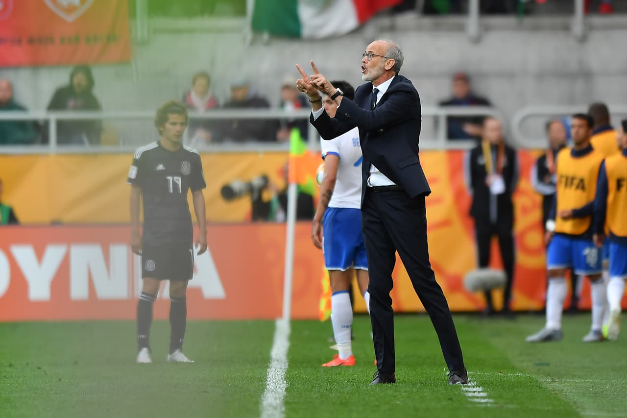 El técnico de Italia, Paolo Nicolato, supo cómo plantear mejor el partido para inclinar la balanza a su favor.