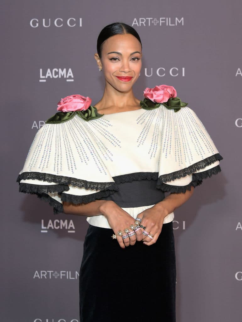 Para contrarrestar la toxicidad de la atmósfera de Pandora, se ha creado el programa Avatar, gracias al cual los seres humanos mantienen sus conciencias unidas a un avatar: un cuerpo biológico controlado de forma remota que puede sobrevivir en el aire letal. Esos cuerpos han sido creados con ADN humano, mezclado con ADN de los nativos de Pandora, los Na'vi. Convertido en avatar, Jake puede caminar otra vez.
<br>