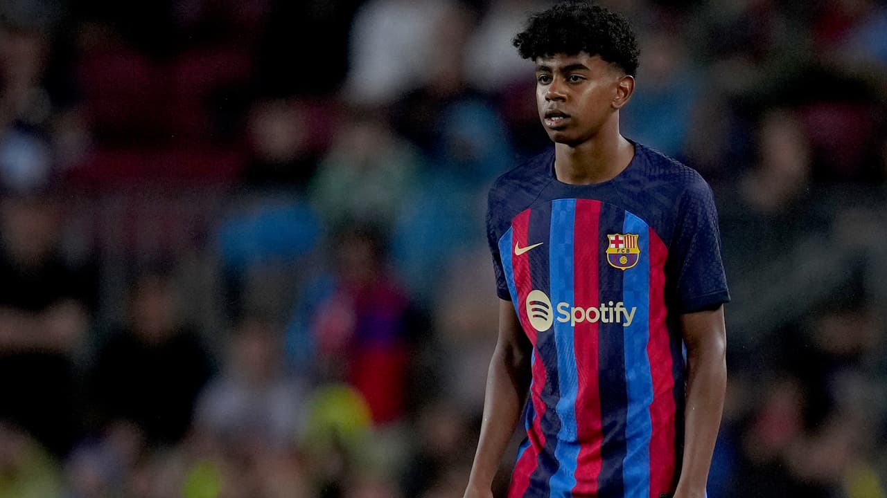Barcelona debuta a 'niño prodigio' de 15 años Lamine Yamal y hace historia