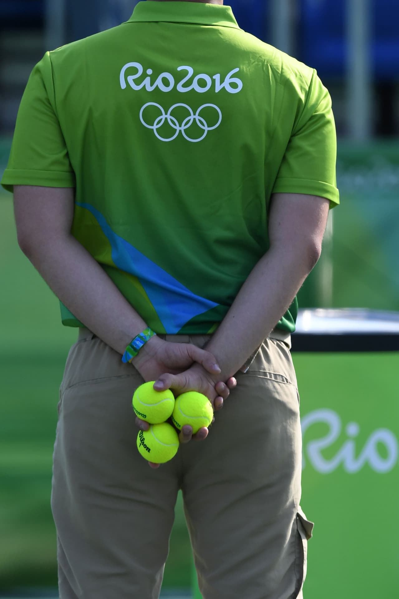 Los tenistas necesitas pelotas verdes para jugar... ¡No las escondan!
