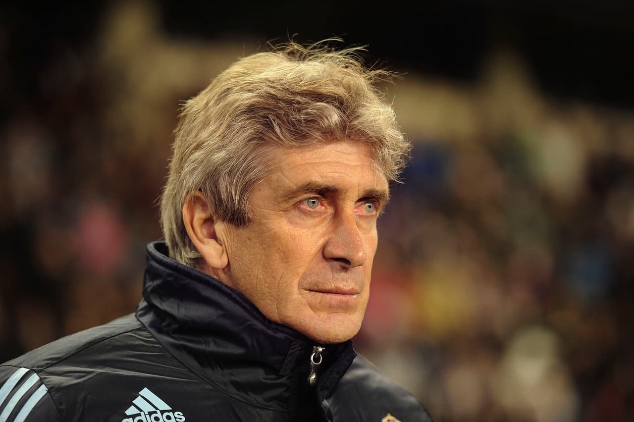 Manuel Pellegrini (2009 a 2010): tres años después Florentino regresó a la presidencia y su primer entrenador fue el chileno. No logró ganar algún título y a final de temporada fue despedido, en especial por su mal rendimiento en Champions League. Pasó al Villarreal mostrando una buena cara, luego al Manchester City y actualmente está en el West Ham.