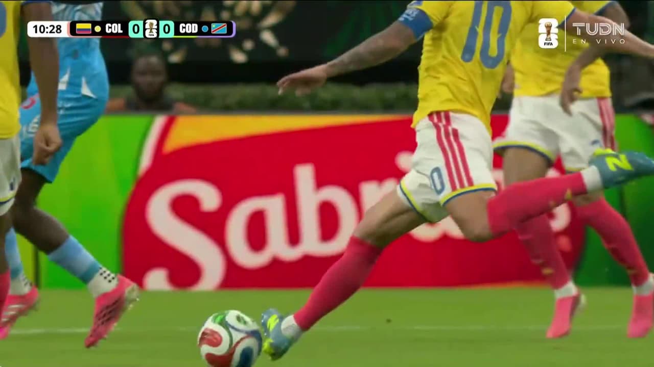 ¡James Rodríguez a nada de clavarle un golazo a Congo en Guadalajara!