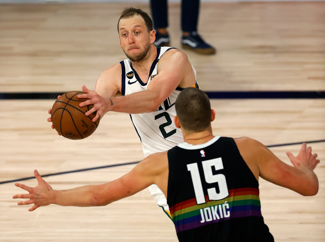 Los Denver Nuggets no se quieren despedir de los Playoffs y con un marcador a favor de 107-117 el Utah Jazz, los Nuggets alargan la serie a un sexto partido.