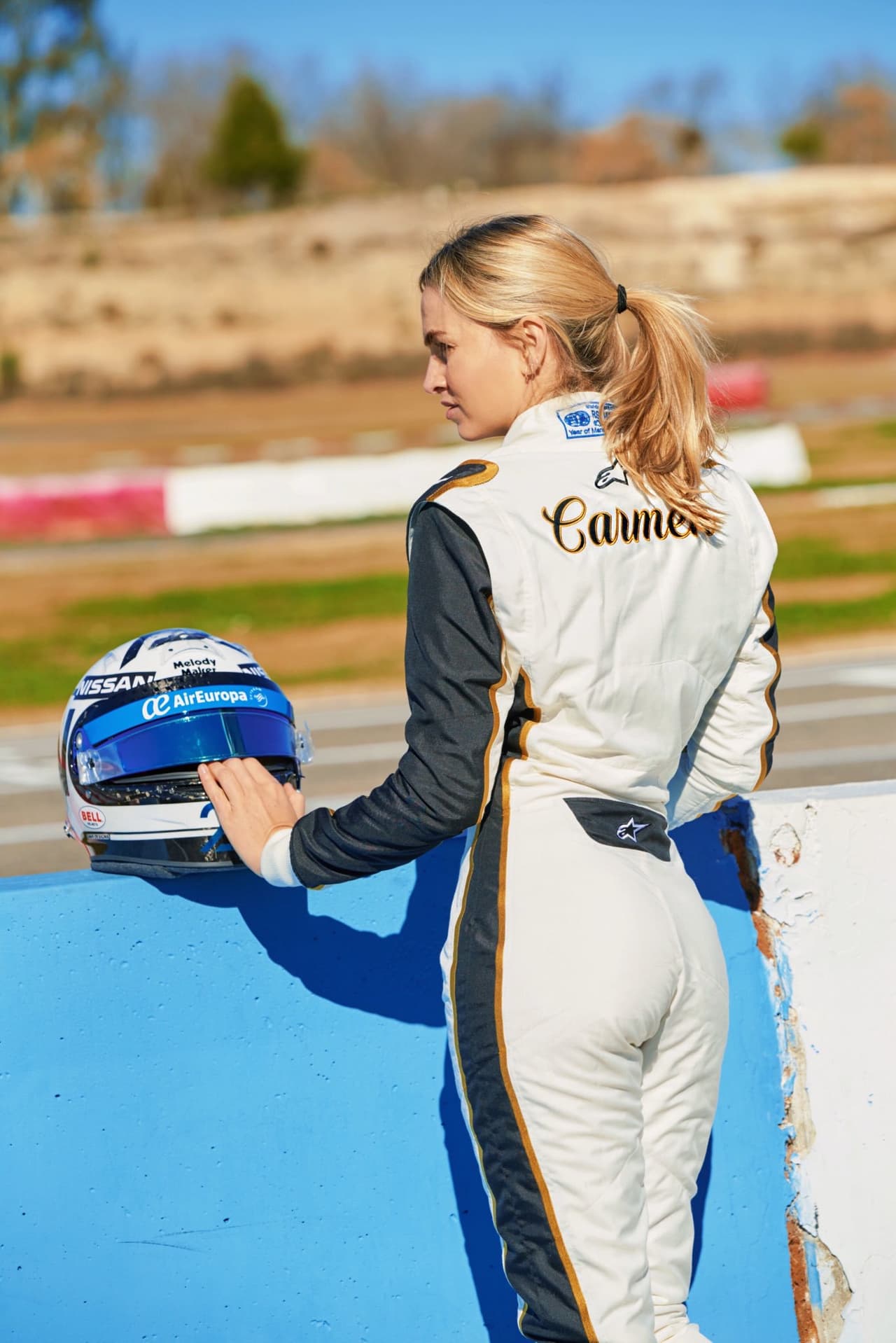Carmen Jordá, piloto de automovilismo española. Inspirada en la trayectoria de su padre, se convirtió en piloto de pruebas de Renault y Lotus F1 Team.