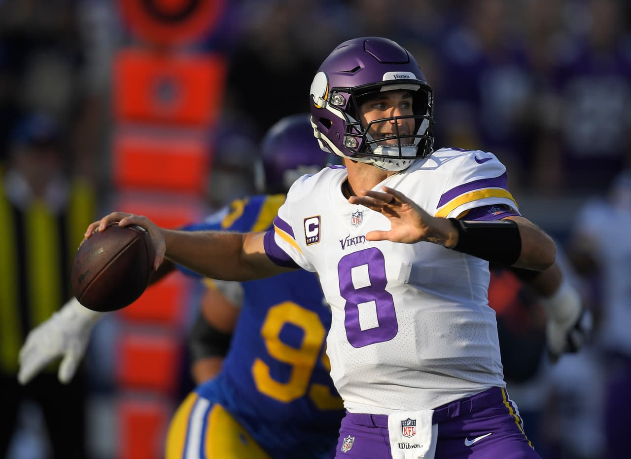 Kirk Cousins tuvo un gran juego pero no pudo llevar a la victoria a los Vikings. Completó 36 de 50 pases para 422 yardas con tres pases de anotación. Fue capturado en cuatro ocasiones.