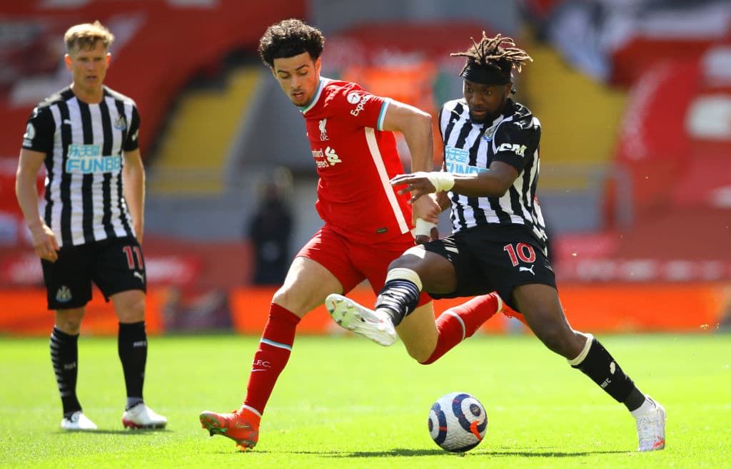 El gol de Joseph Willcok al minuto 90+5 Newcastle United logra rescatar un valioso punto en su visita al Liverpool.