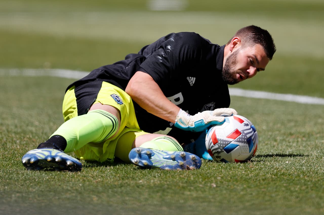 ARQUERO - Maxime Crepeau es el portero de esta selección semanal, tras su buena actuaci´ón con Vancouver Whitecaps frente a CF Montréal.
<br>