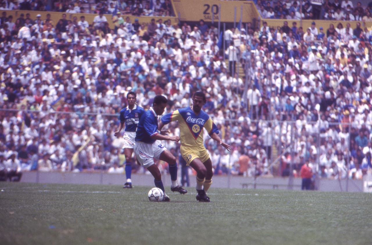 La rivalidad contra el Cruz Azul cumplía dos décadas en los años 80 y ninguno quería perder nunca.