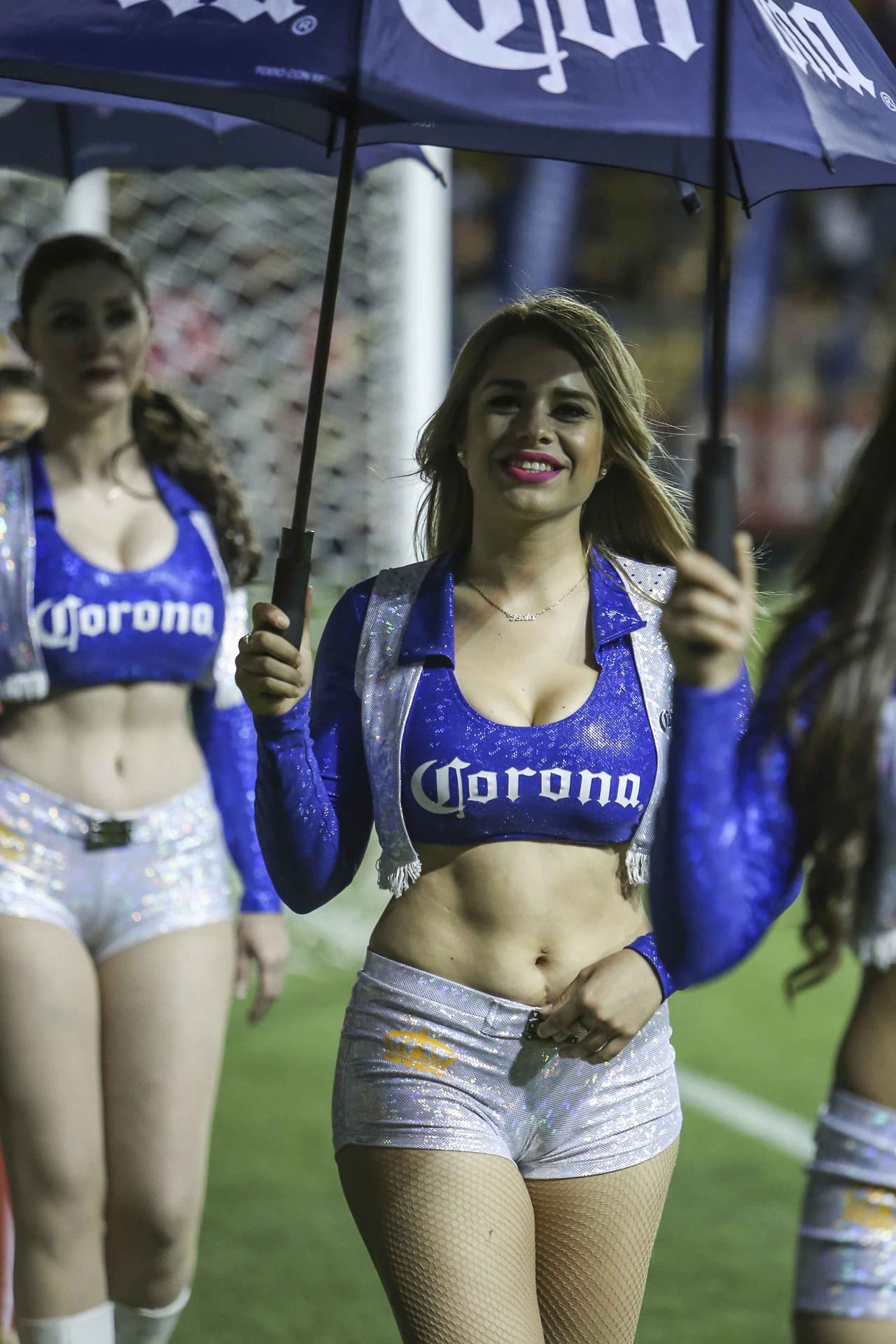 La belleza de las porristas en la fecha 11