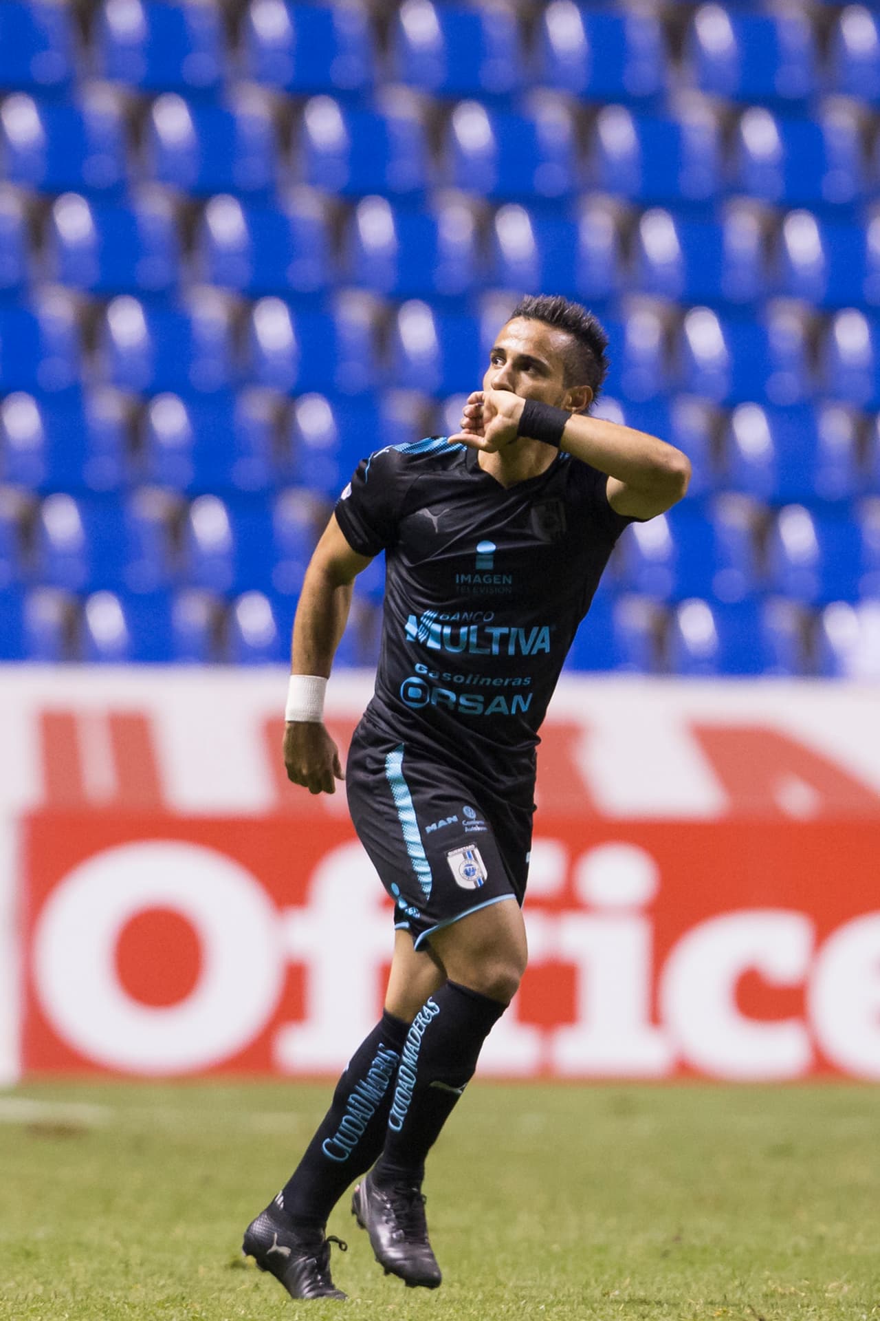 Al minuto 93, Sanvezzo marcó su doblete con el cobro raso de un tiro libre que ingresó pegado a la base del poste rival.