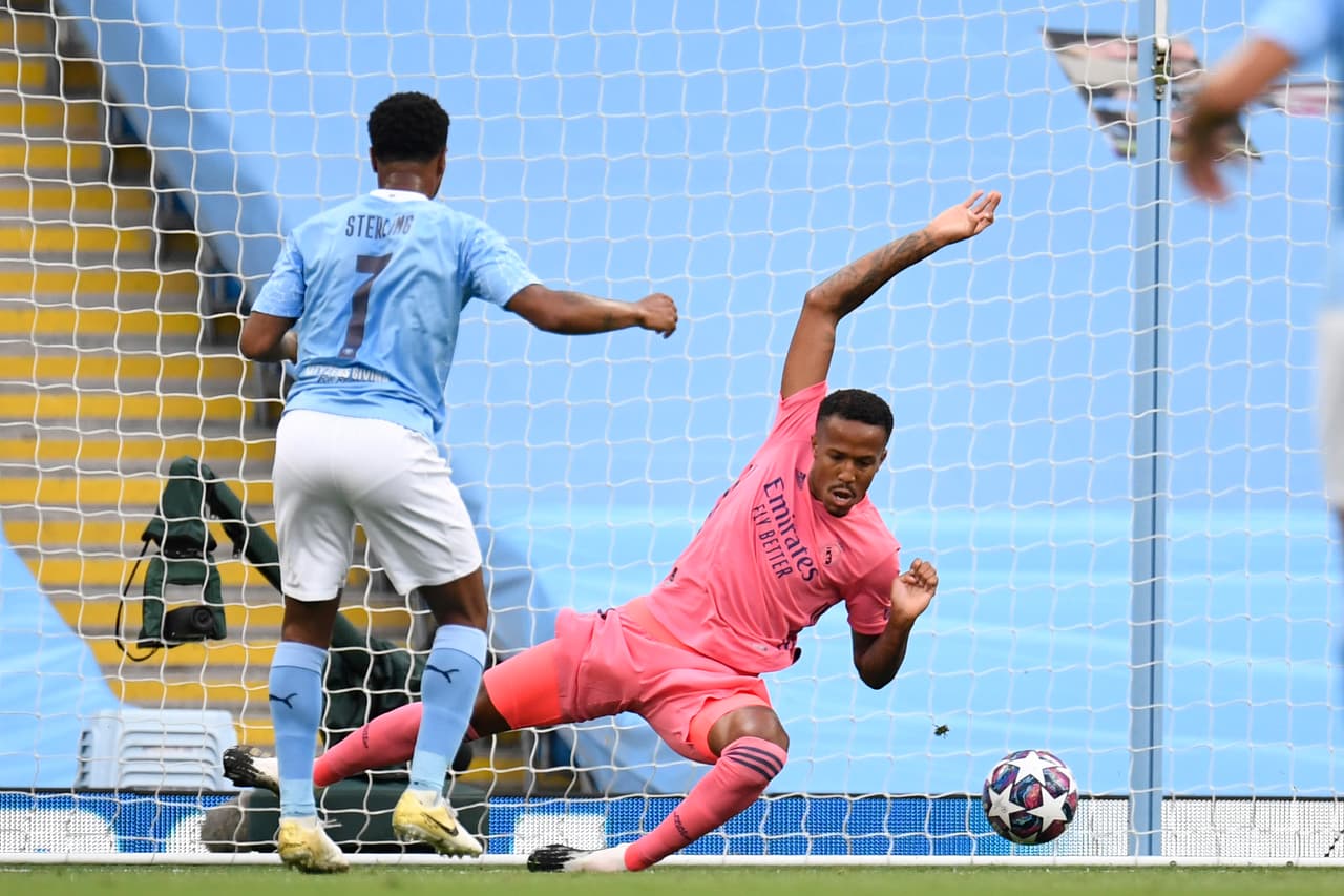 Los merengues continuaban desconcentrados y los del City estaban más cerca de crecer la diferencia.