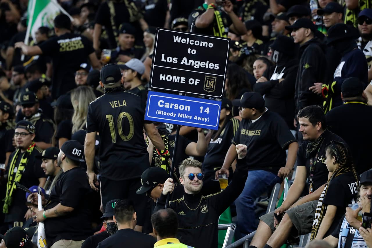 La afición de LAFC confía plenamente en el mexicano y volvió a mostrar su talento aportando el tercer tanto de los locales, mismo que puso cifras definitivas.