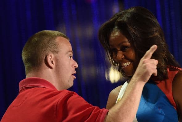 "Mi esposo y yo, estamos muy orgullosos de ustedes, increíblemente orgullosos, los amamos desde el fondo de nuestro corazón", pronunció la primera dama.