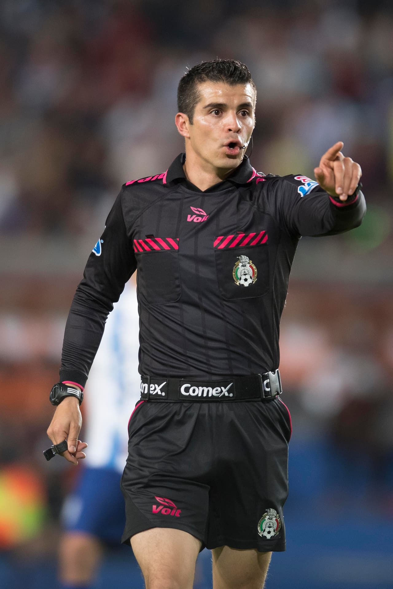 Fernando Hernández, árbitro del encuentro, tuvo un partido tranquilo donde sólo mostro 2 tarjetas amarillas, una por bando.