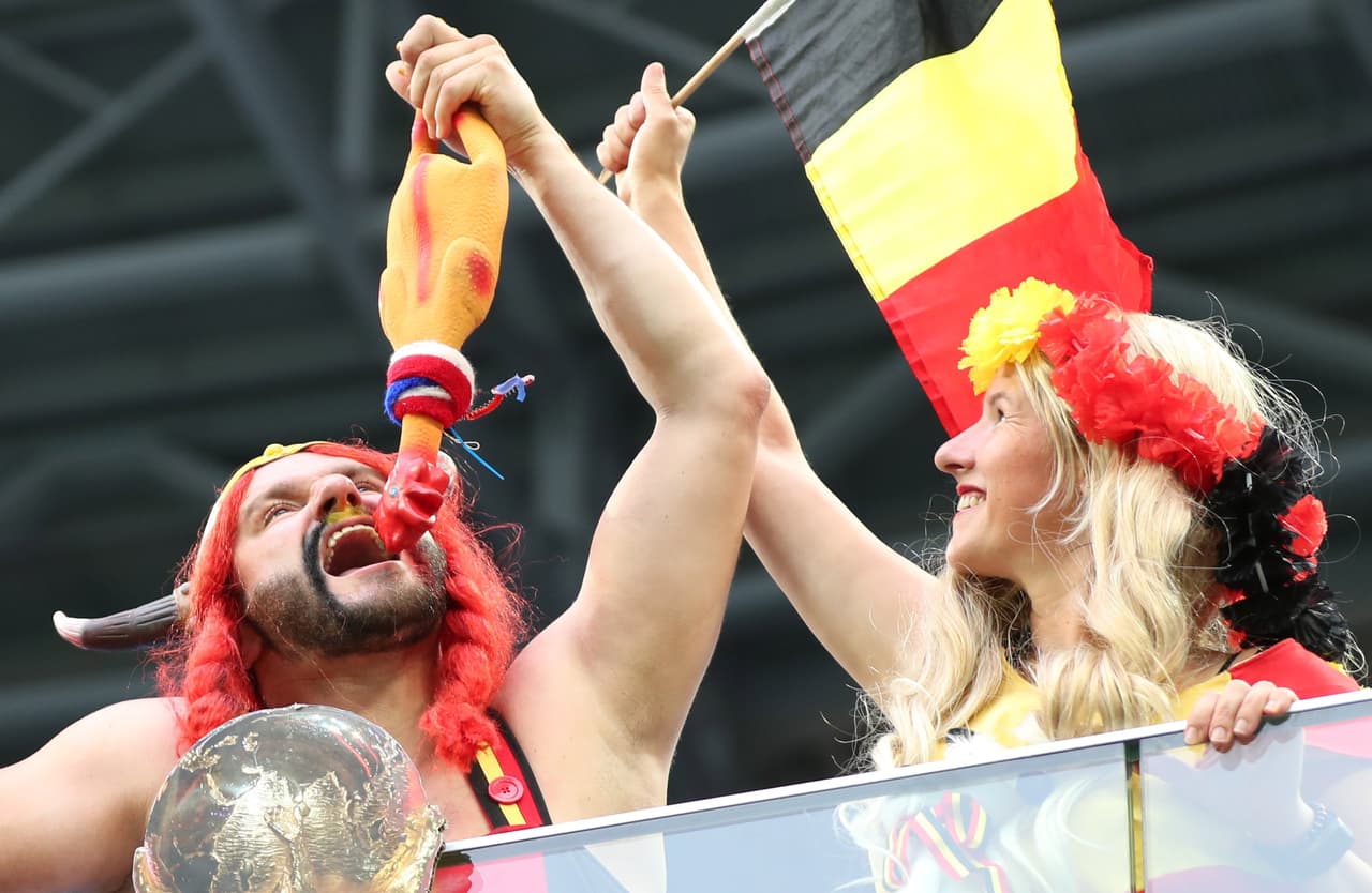 El colorido de los fanáticos de Francia y Bélgica en la semifinal de Rusia 2018 también tiene una muestra de la intensidad en la definición del primer finalista del Mundial.