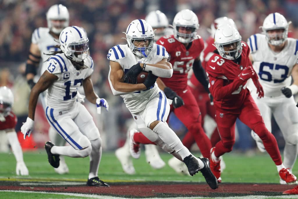 Carson Wentz quiere regresar a los Colts a pelear por un Super Bowl y comanda la victoria 22-16.