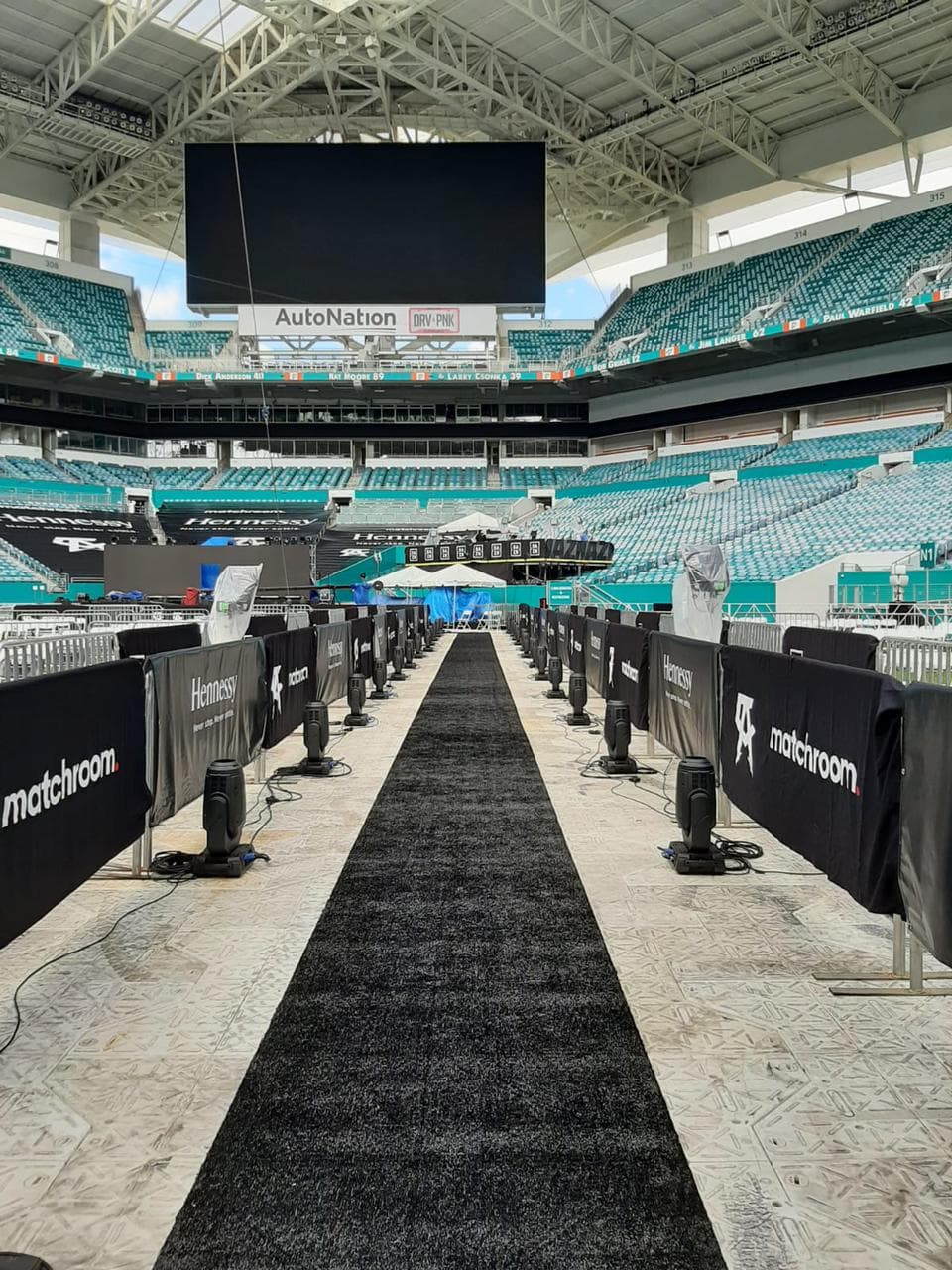 Yildirim y ‘Canelo’ se miden por los cetros de peso supermediano del CMB y AMB.