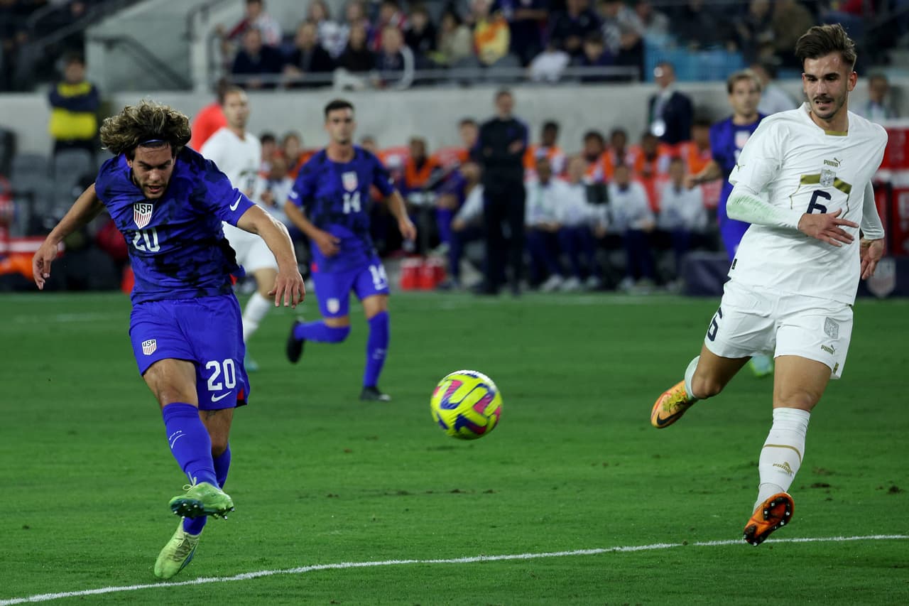 Brandon Vázquez anotó el 1-0, pero Luka Ilic y Veljko Simić rescaraton la victoria 1-2 de Serbia ante Estados Unidos en partido amistoso en el BMO Stadium.