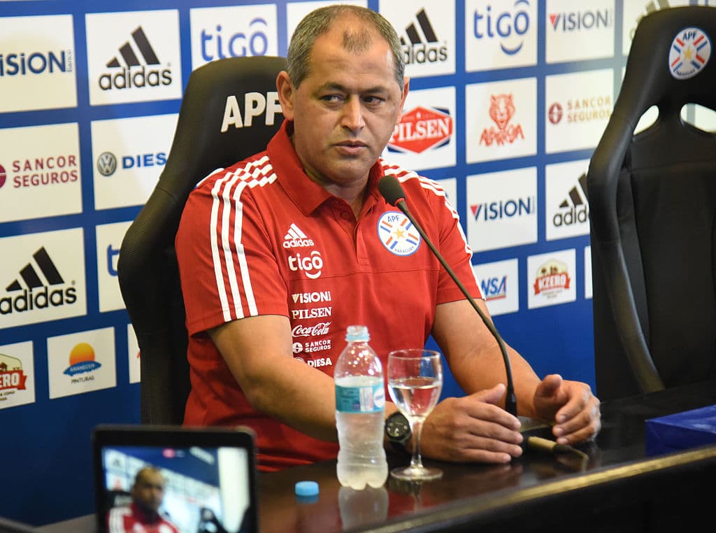 Francisco Arce regresa como seleccionador de Paraguay tras la renuncia de Ramón Díaz luego de la Copa América Centenario. Su primera etapa al frente de la selección guaraní terminó en fracaso luego de poco menos de un año en el que dejó al equipo con escasas posibilidades de clasificar al Mundial 2014 tras sumar tres derrotas, un empate y apenas una victoria. En la Liga de Paraguay ha sido campeón con Cerro Porteño y Olimpia.