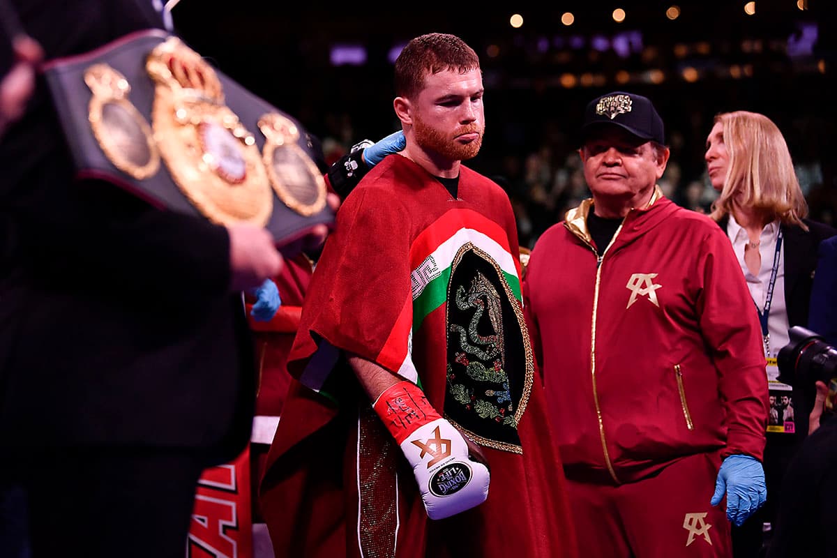 Con la canción México Lindo y Querido ingresó al cuadrilatero del Madison Square Garden el boxeador mexicano Saúl 'Canelo' Álvarez para su esperado combate.