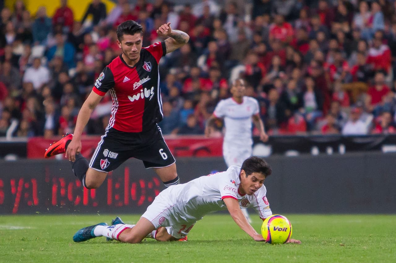 Sin embargo, el conjunto que puso más peligro el arco contrario siempre fue el visitante con Rubens Sambueza, Luis Quiñones y Pedro Canelo al frente.