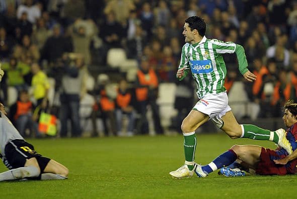 Pero el cuadro sevillano no se conformó y para el minuto 7 Molina ya había marcado el 2-0.