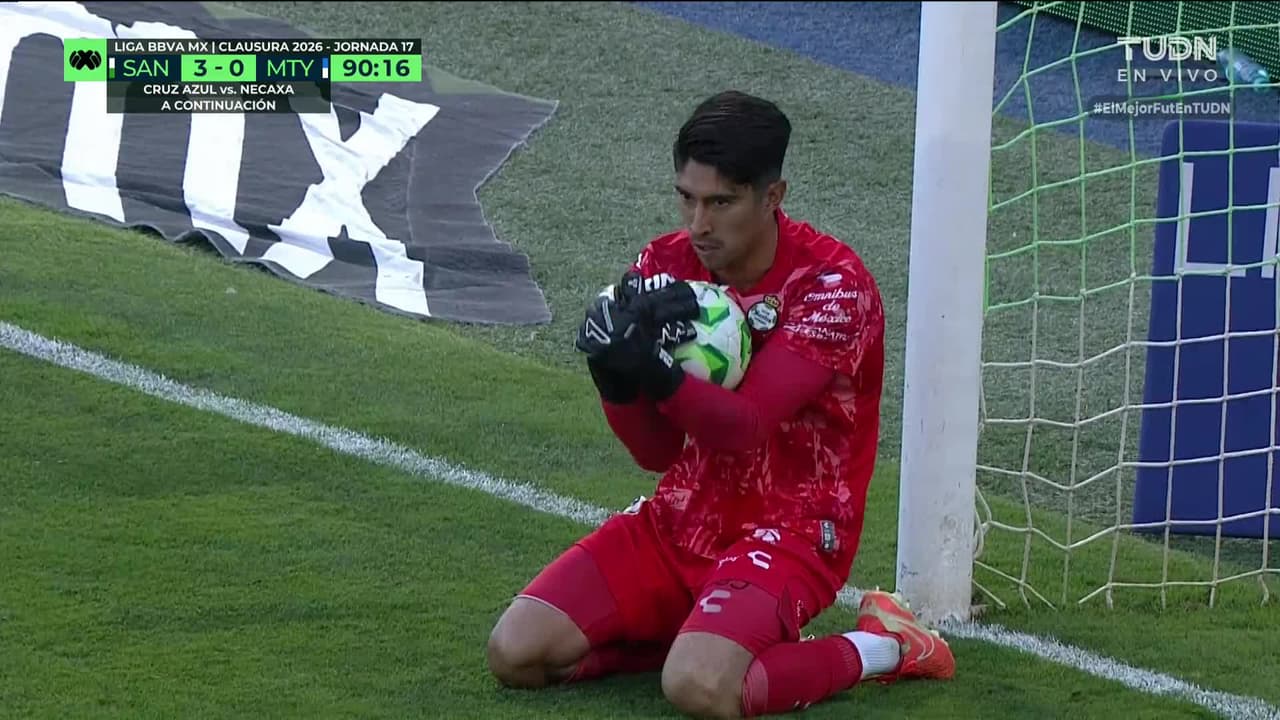 ¡TIRO ATAJADO! disparo por Cristian Reyes.