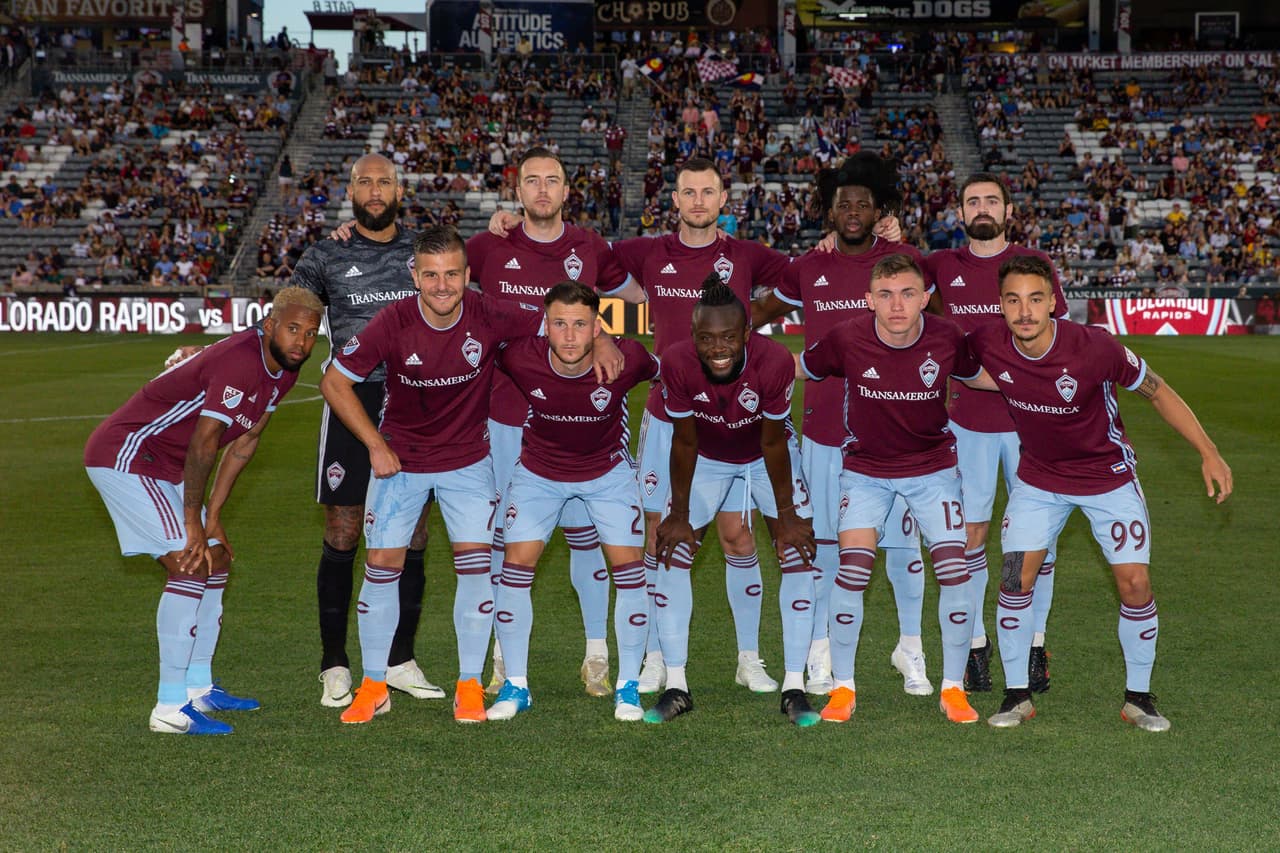 Colorado Rapids con sus mejores hombres en el campo buscaba sumar para salir del fondo de la tabla de posiciones.