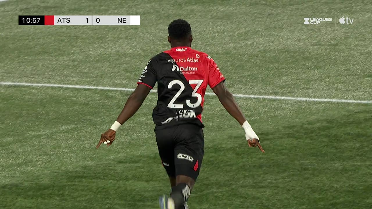 Potencia y golazo... Caicedo se sube a la moto y pone el 2-0