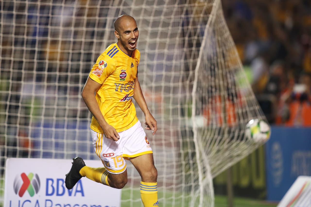 El argentino Guido Pizarro anotó un golazo tras una jugada individual que resolvió en el área contraria al minuto 42', el 3-0 para Tigres.