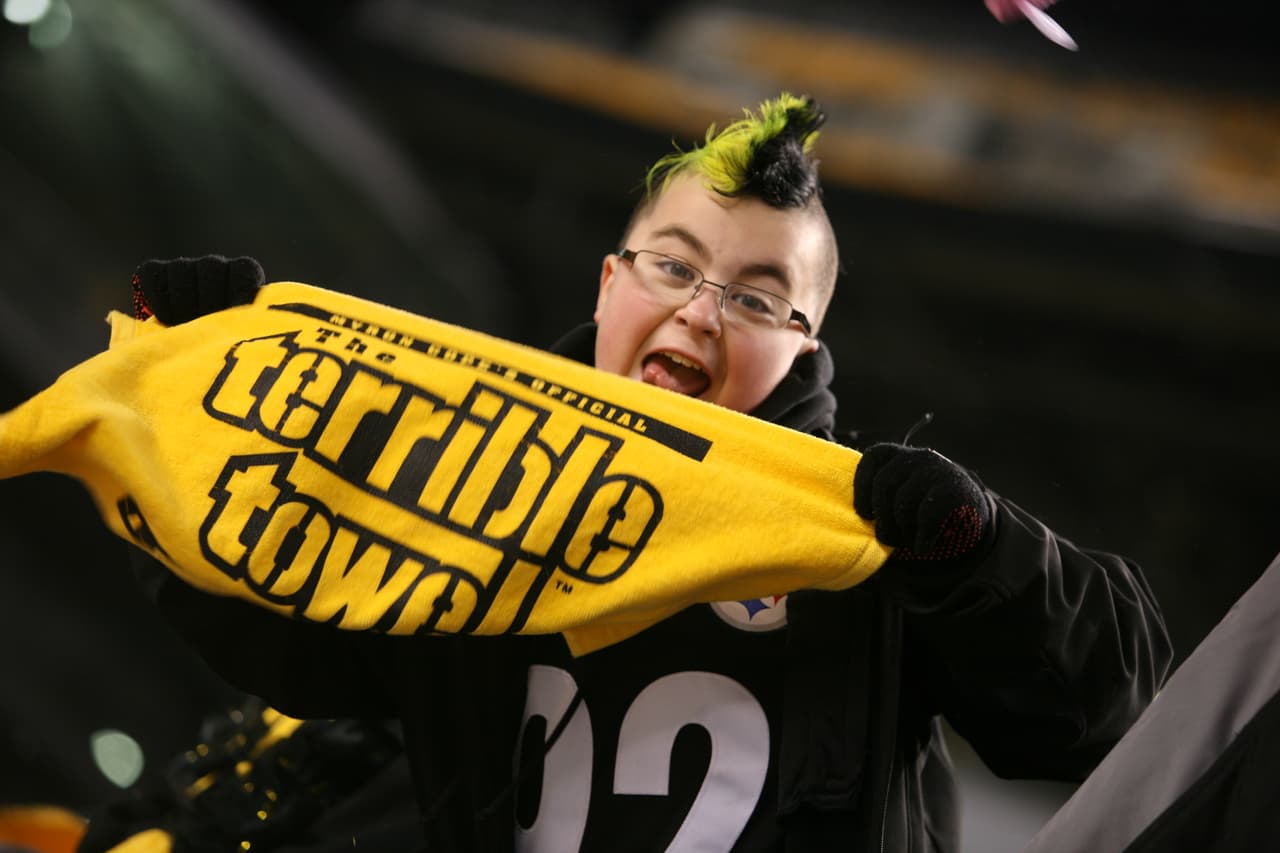 • Apodos famosos en el Super Bowl: “No name defense”, “Doomsday defense”, “Steel curtain”, “Purple people eaters”, “The hogs”, “The orange crush defense”, “The monsters of midway”, “Terrible towel” casi todos creados en las décadas de los setenta y ochenta, luego se le acabó la creatividad a los equipos y periodistas.